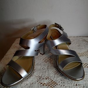 US-W size 6.5 Silver Naturalizer Dee Heeled Sandals with Buckled Heel Strap